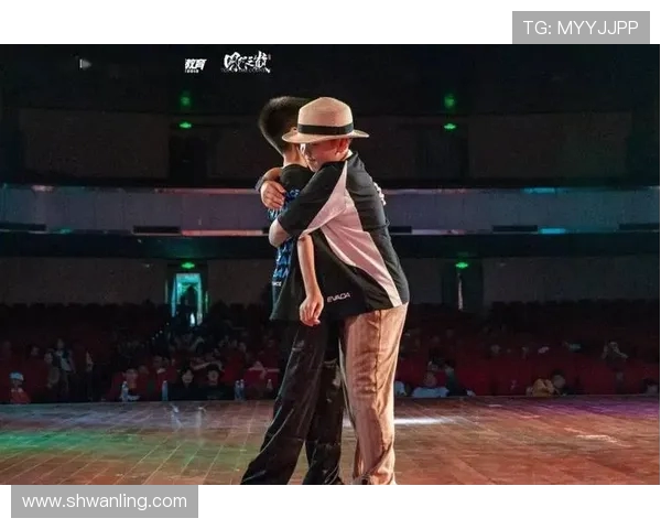 全国街舞大赛点评：上海飞盘队展现出色技术与舞台魅力的完美结合